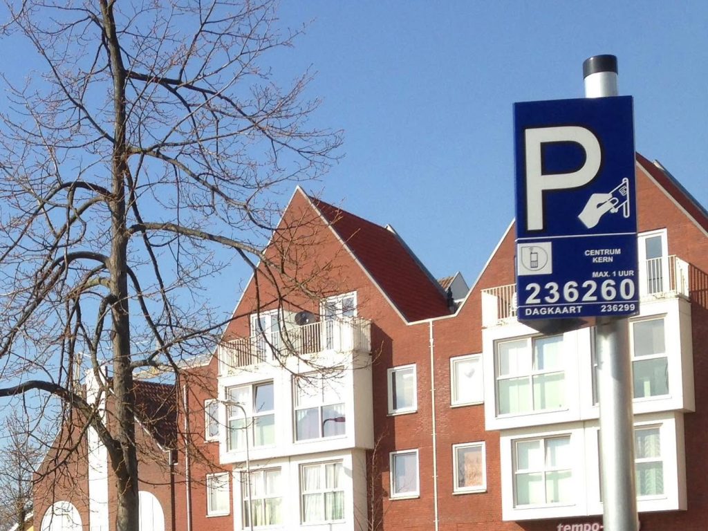 Nissewaard Lokaal krijgt duidelijkheid over onterechte parkeerboetes op zondag